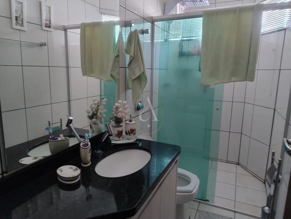 Imagens do imóveis Casa à venda na Vila Marumby em Maringá Próximo ao Supermufatto da Av. Cerro Azul!