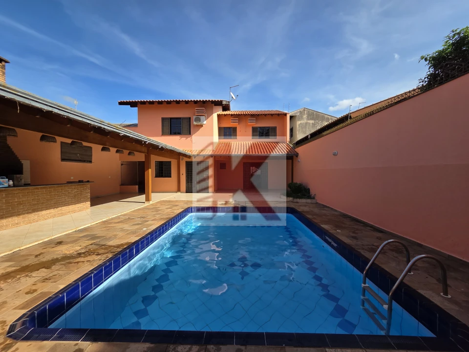 Sobrado com piscina para Venda - Vale San Fernando