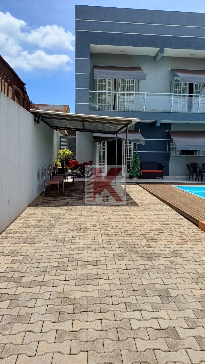 SOBRADO COM PISCINA — VILA RECREIO (ÁREA CENTRAL)