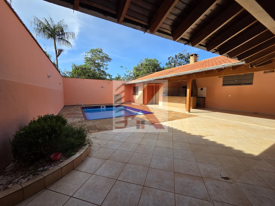 Sobrado com piscina para Venda - Vale San Fernando