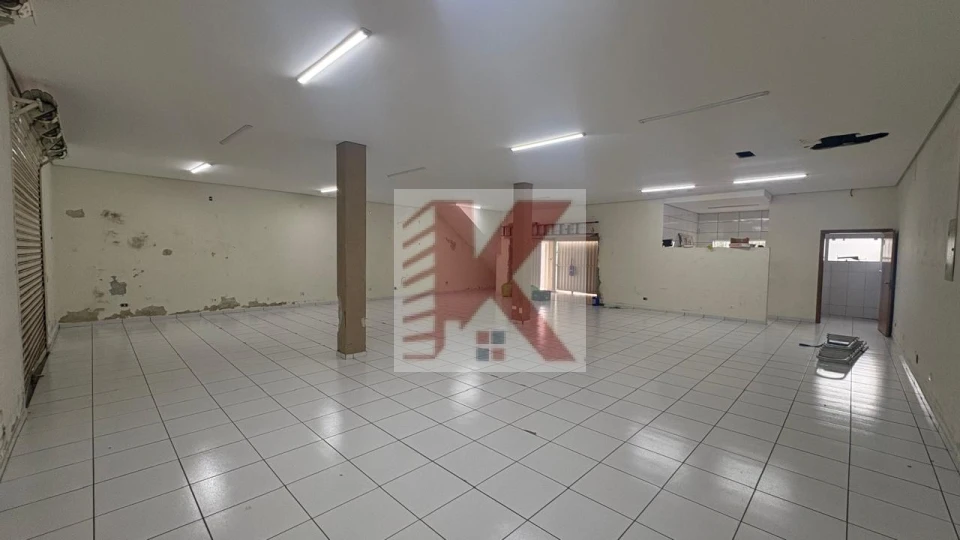 Salão comercial 180m²