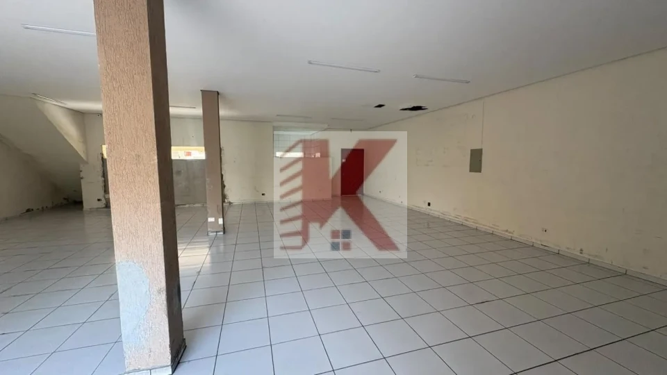 Salão comercial 180m²