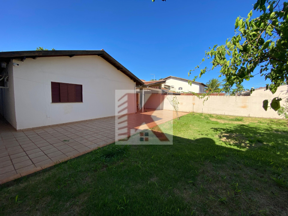 Imagens do imóveis CASA À VENDA NO SAN FERNANDO AVENIDA DAS AMÉRICAS - COM 3 QUARTOS, SENDO 1 SUÍTE