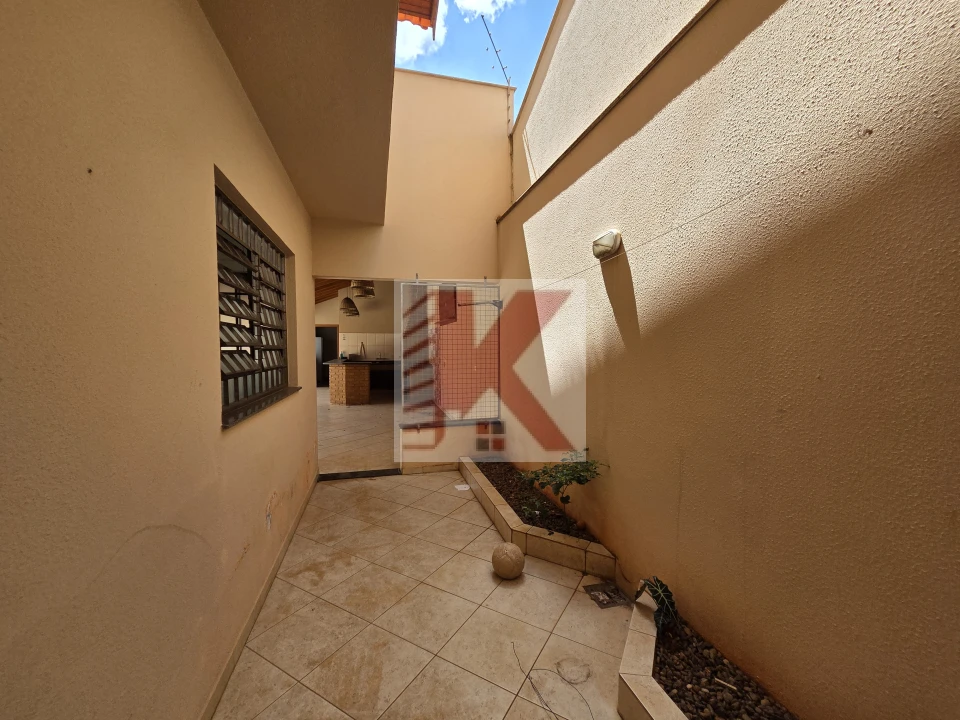 Imagens do imóveis LOCAÇÃO QUATRO (4) QUARTOS  NO SAN FERNANDO  -  TODOS COM ARMÁRIOS, SUÍTE, TRÊS (3) SALAS, ESCRITÓRIO, DESPENSA GRANDE, COZINHA COM ARMÁRIOS,  PI