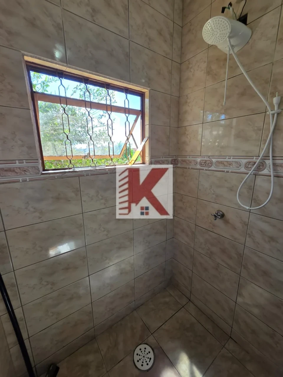 Imagens do imóveis COMERCIAL DUAS SALAS 60,00M2 CADA 1 APARTAMENTO DUAS SUITES, QUINTAL ESTACIONAMENTO