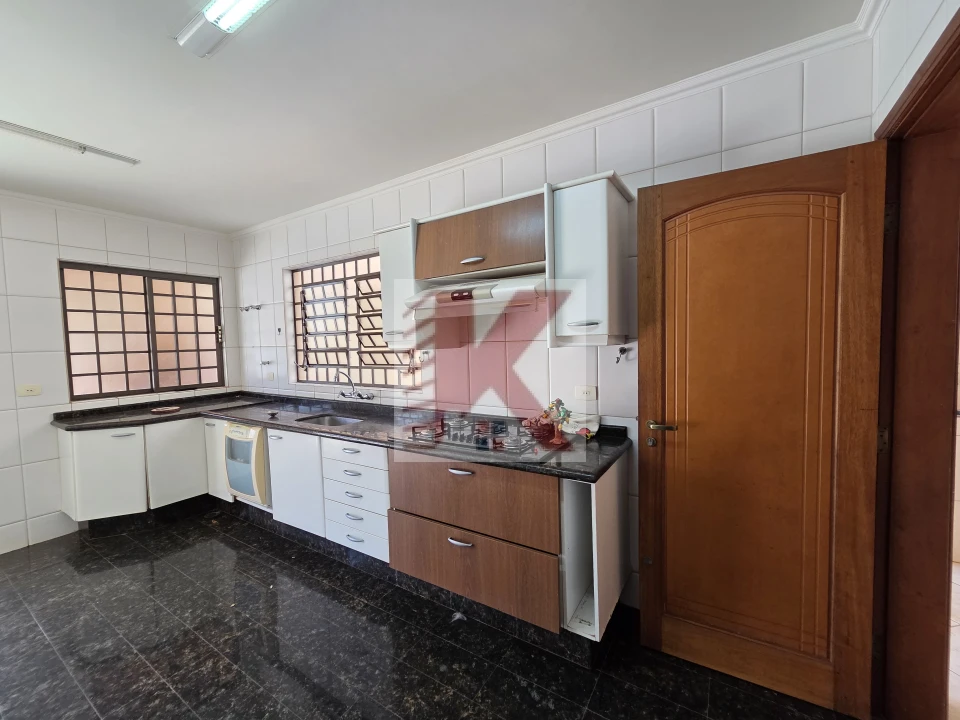 Imagens do imóveis LOCAÇÃO QUATRO (4) QUARTOS  NO SAN FERNANDO  -  TODOS COM ARMÁRIOS, SUÍTE, TRÊS (3) SALAS, ESCRITÓRIO, DESPENSA GRANDE, COZINHA COM ARMÁRIOS,  PI