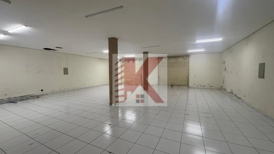 Salão comercial 180m²