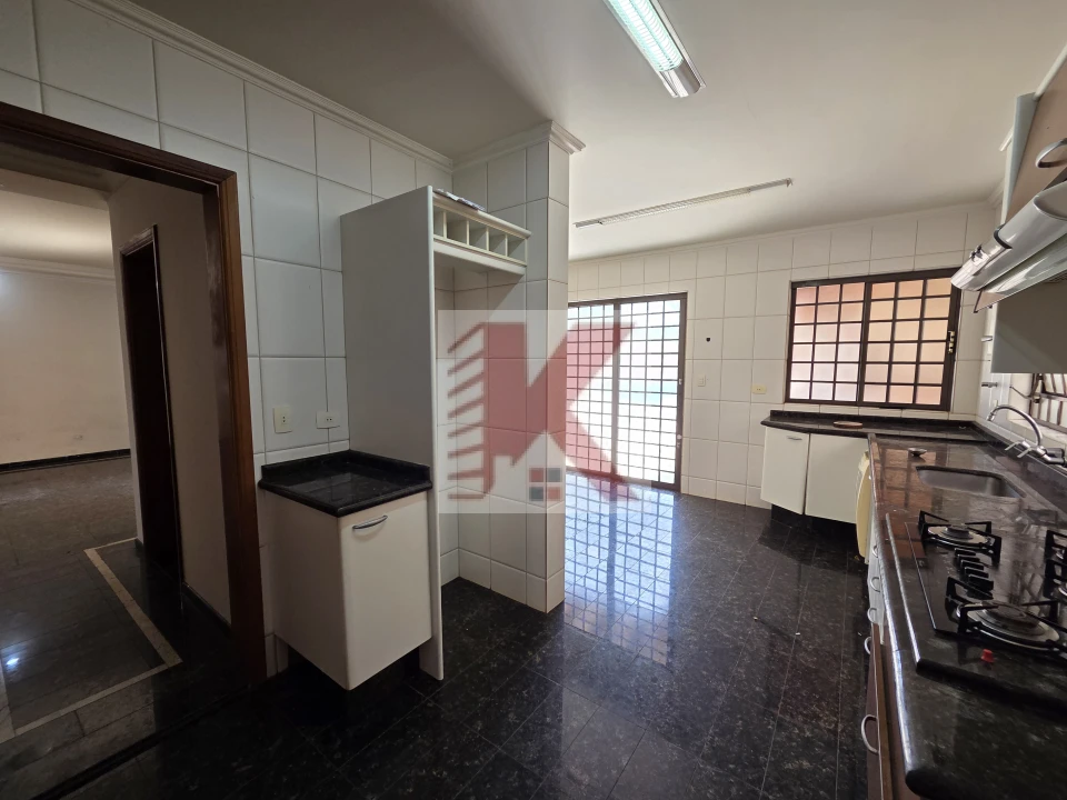 Imagens do imóveis LOCAÇÃO QUATRO (4) QUARTOS  NO SAN FERNANDO  -  TODOS COM ARMÁRIOS, SUÍTE, TRÊS (3) SALAS, ESCRITÓRIO, DESPENSA GRANDE, COZINHA COM ARMÁRIOS,  PI