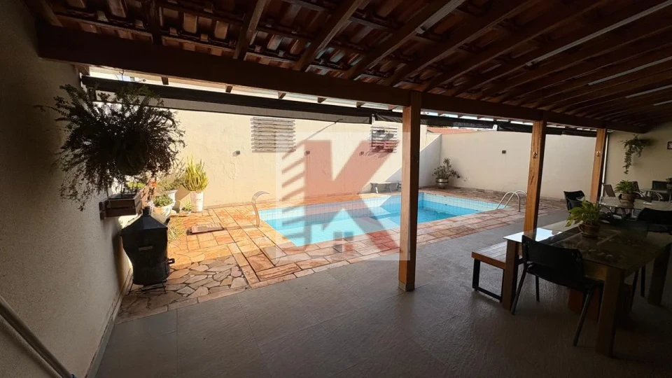 CASA DE ALTO PADRÃO — JARDIM SAN FERNANDO
