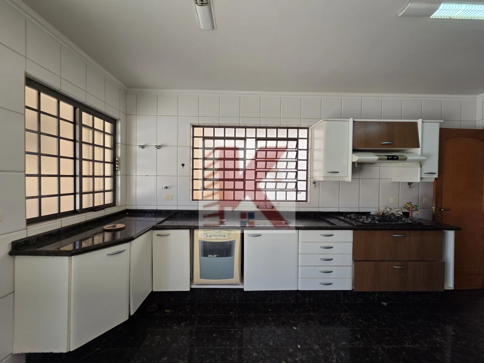 Imagens do imóveis LOCAÇÃO QUATRO (4) QUARTOS  NO SAN FERNANDO  -  TODOS COM ARMÁRIOS, SUÍTE, TRÊS (3) SALAS, ESCRITÓRIO, DESPENSA GRANDE, COZINHA COM ARMÁRIOS,  PI