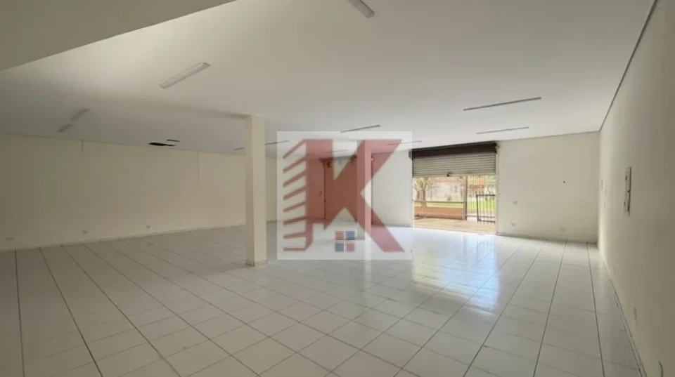 Salão comercial 180m²