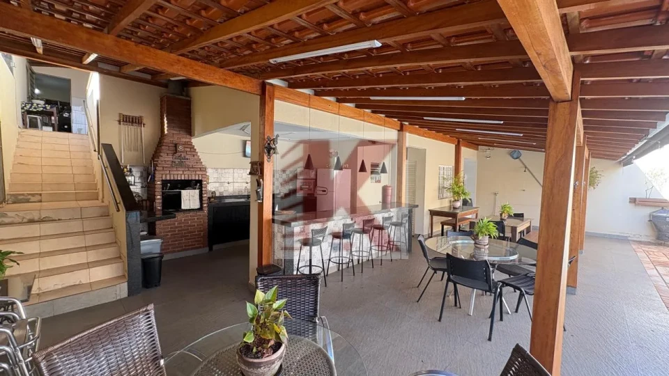 CASA DE ALTO PADRÃO — JARDIM SAN FERNANDO