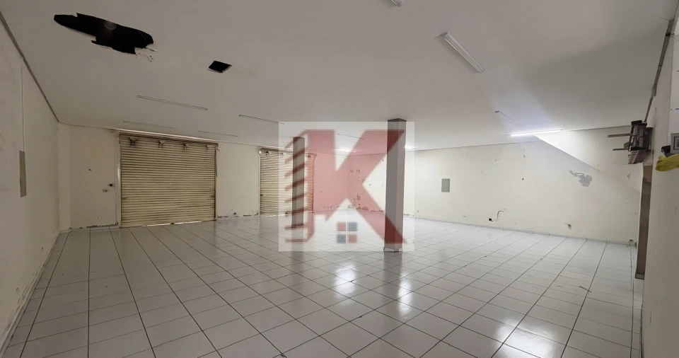 Salão comercial 180m²