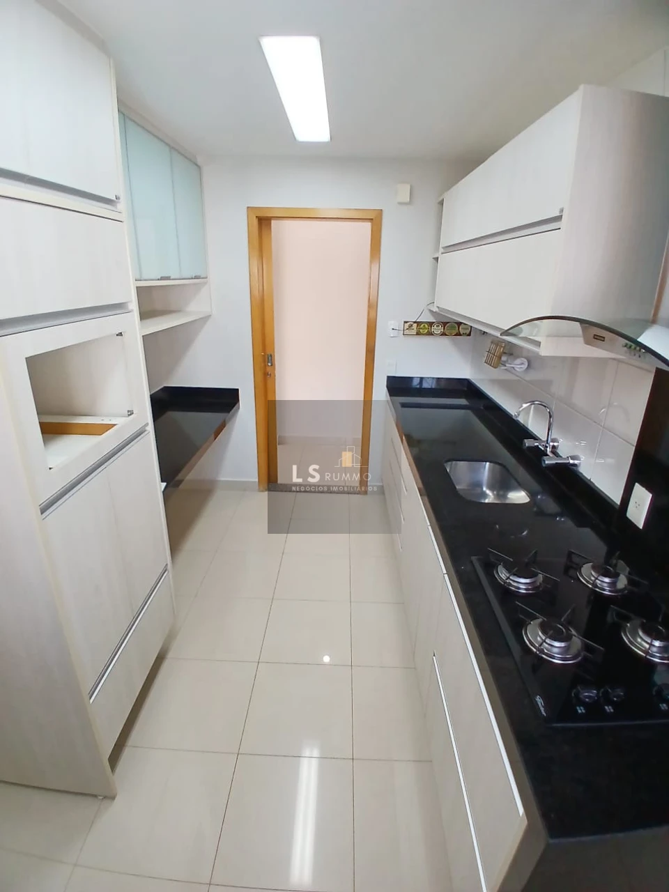 APARTAMENTO PARA LOCAÇÃO - EDIFÍCIO ANITA MALFATTI
