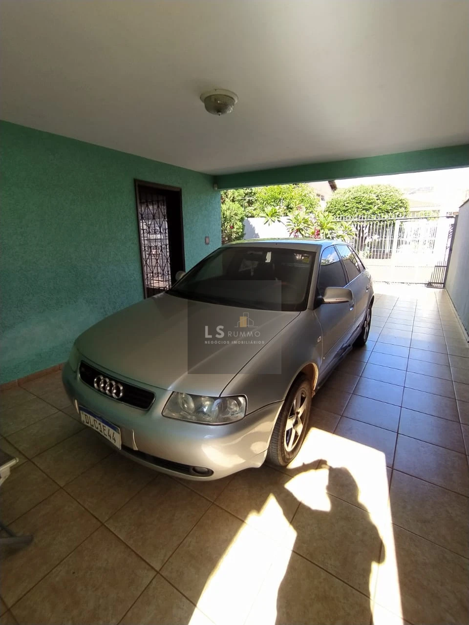 Casa a Venda - Jardim Santo Antônio, próximo ao Colégio Portinari - Londrina