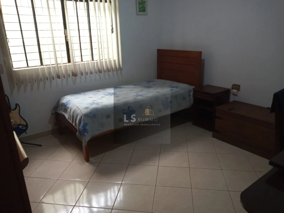 Casa a Venda - Jardim Santo Antônio, próximo ao Colégio Portinari - Londrina