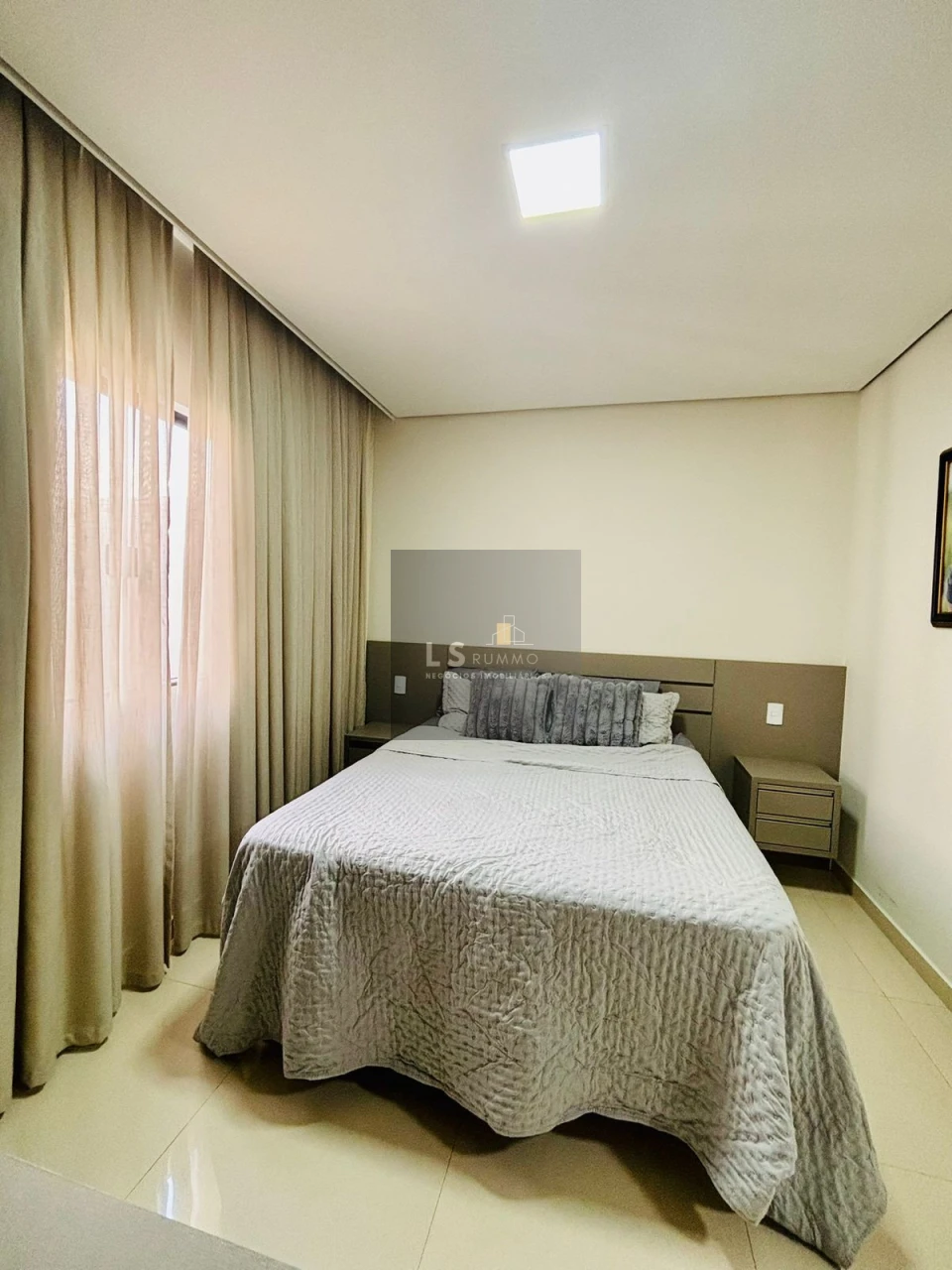 CASA PARA VENDA - CONDOMÍNIO VIA FLORENCE