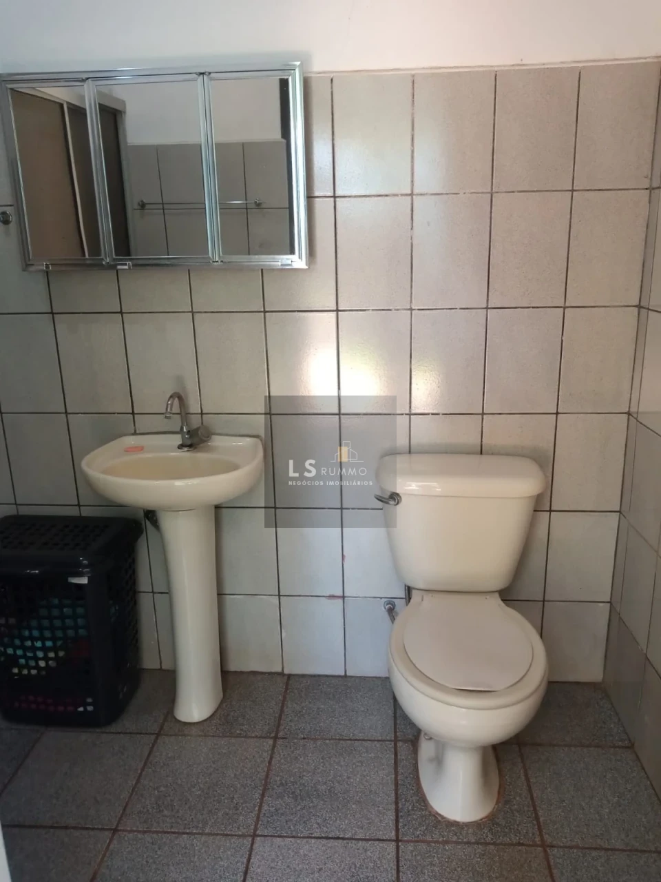 Casa a Venda - Jardim Santo Antônio, próximo ao Colégio Portinari - Londrina