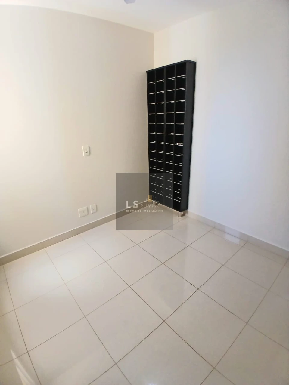 APARTAMENTO PARA LOCAÇÃO - EDIFÍCIO ANITA MALFATTI