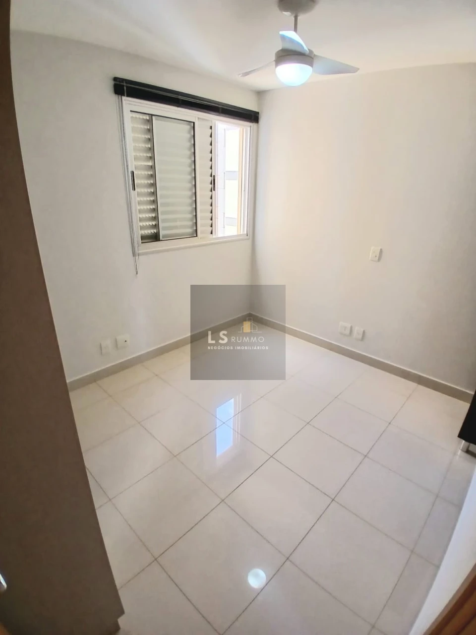 APARTAMENTO PARA LOCAÇÃO - EDIFÍCIO ANITA MALFATTI