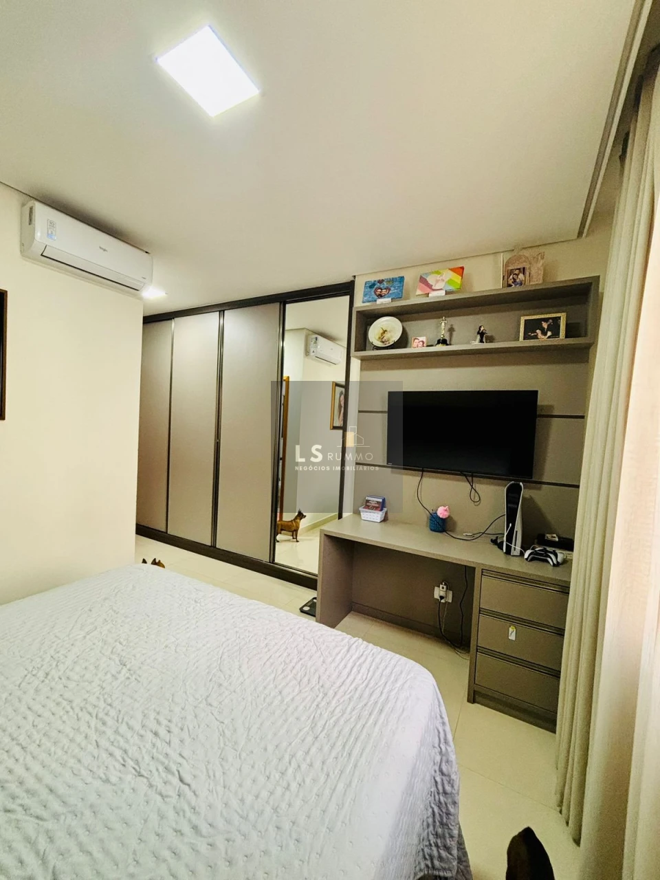 CASA PARA VENDA - CONDOMÍNIO VIA FLORENCE