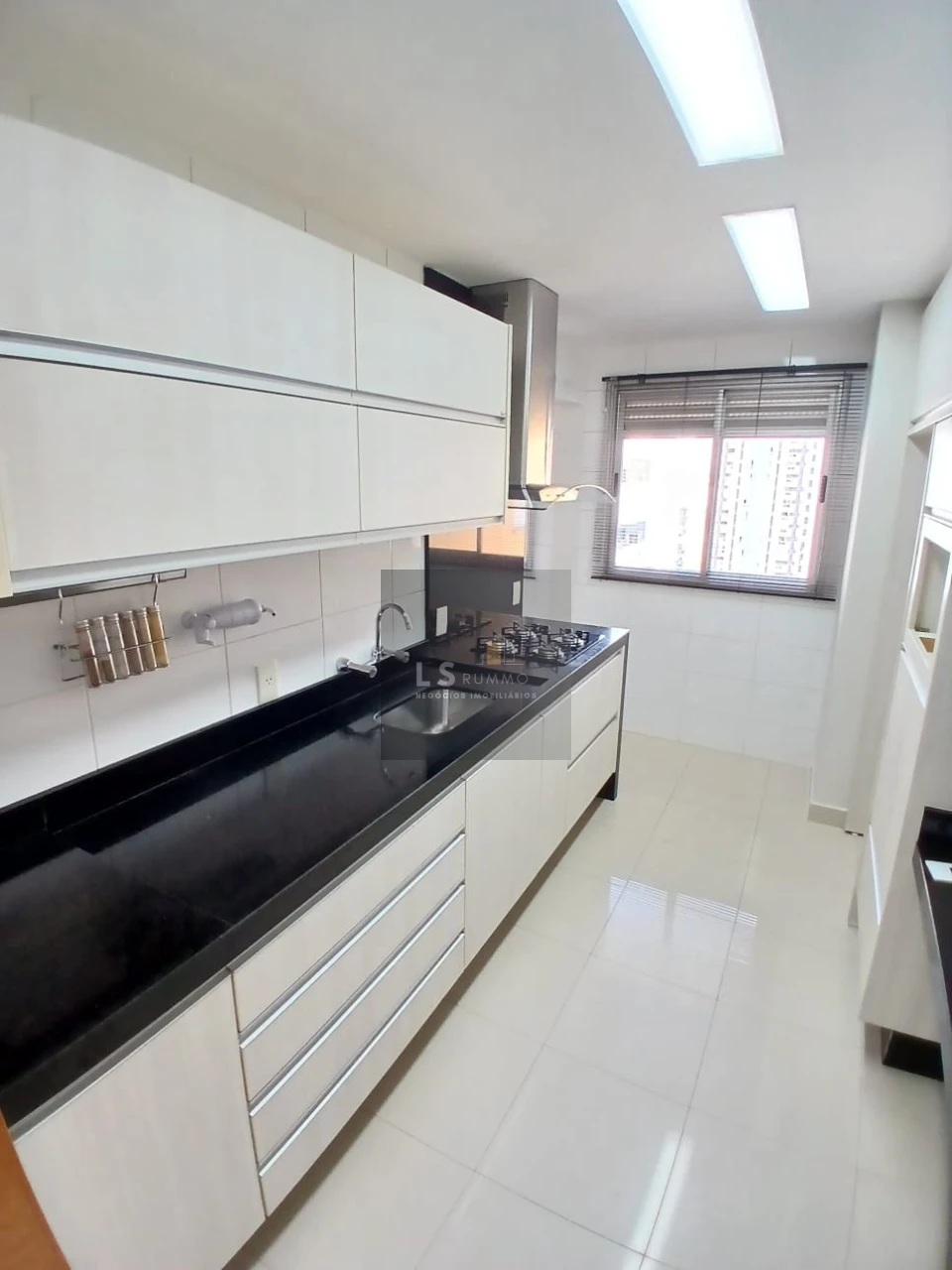 APARTAMENTO PARA LOCAÇÃO - EDIFÍCIO ANITA MALFATTI