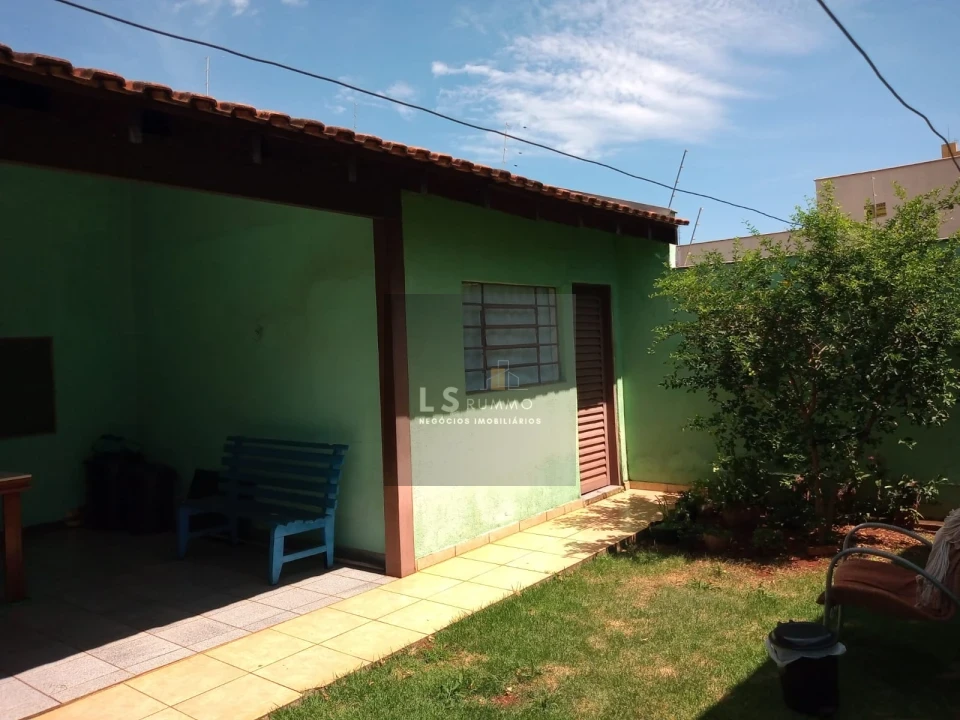 Casa a Venda - Jardim Santo Antônio, próximo ao Colégio Portinari - Londrina