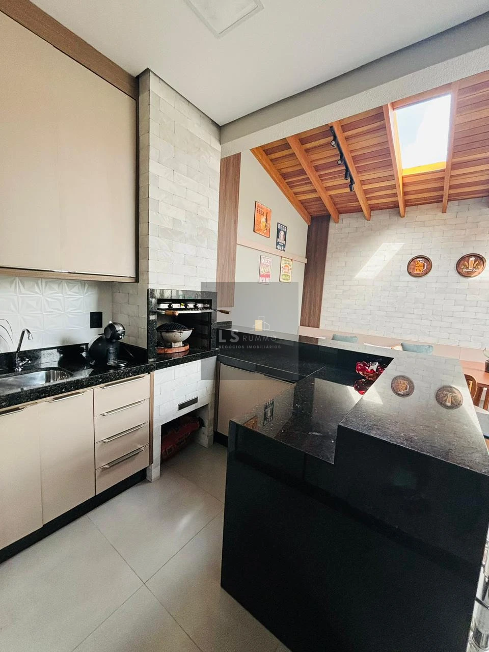 CASA PARA VENDA - CONDOMÍNIO VIA FLORENCE