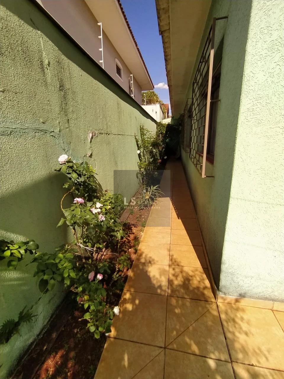 Casa a Venda - Jardim Santo Antônio, próximo ao Colégio Portinari - Londrina