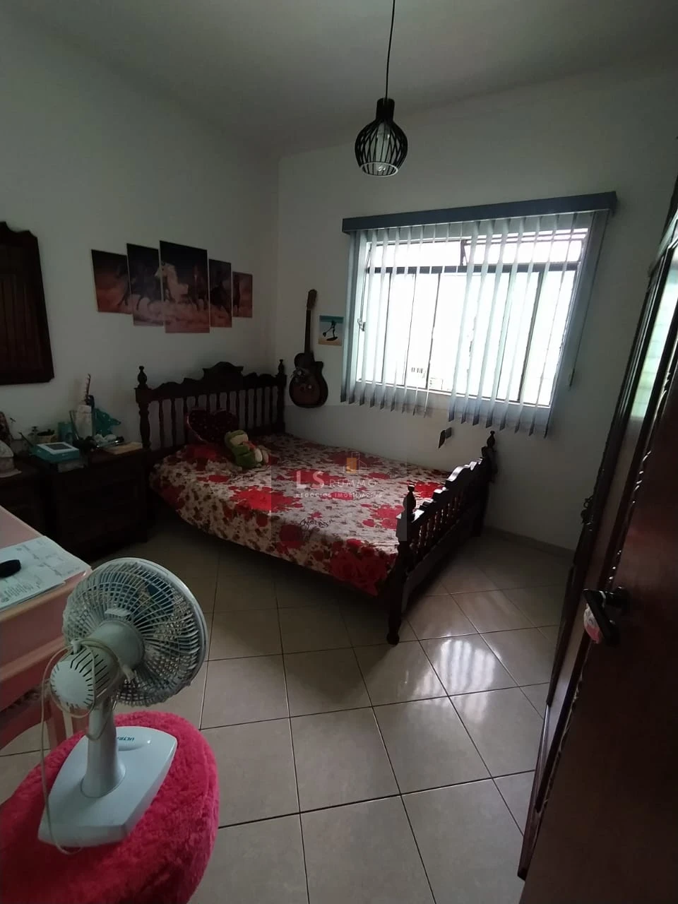 Casa a Venda - Jardim Santo Antônio, próximo ao Colégio Portinari - Londrina