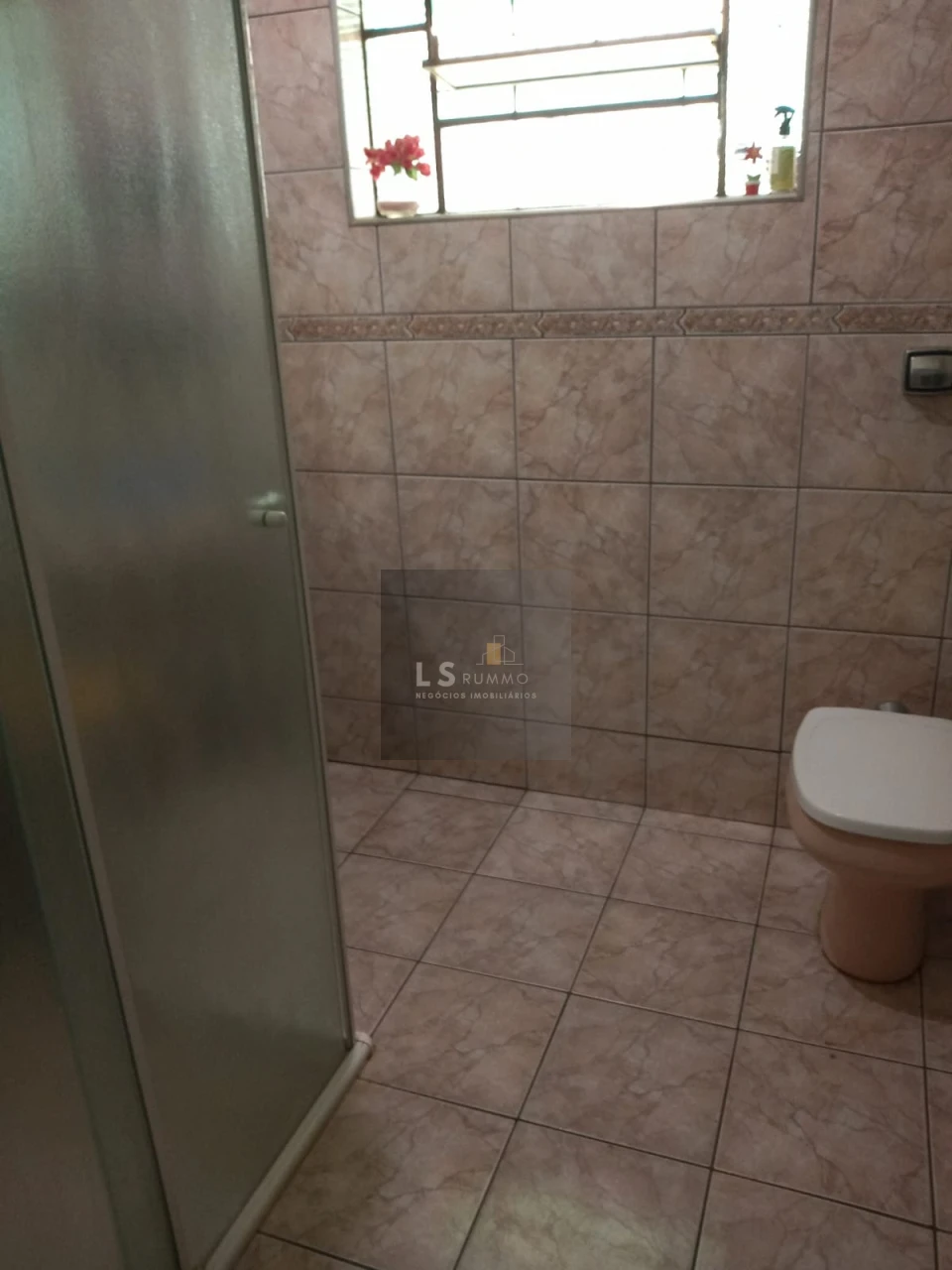 Casa a Venda - Jardim Santo Antônio, próximo ao Colégio Portinari - Londrina