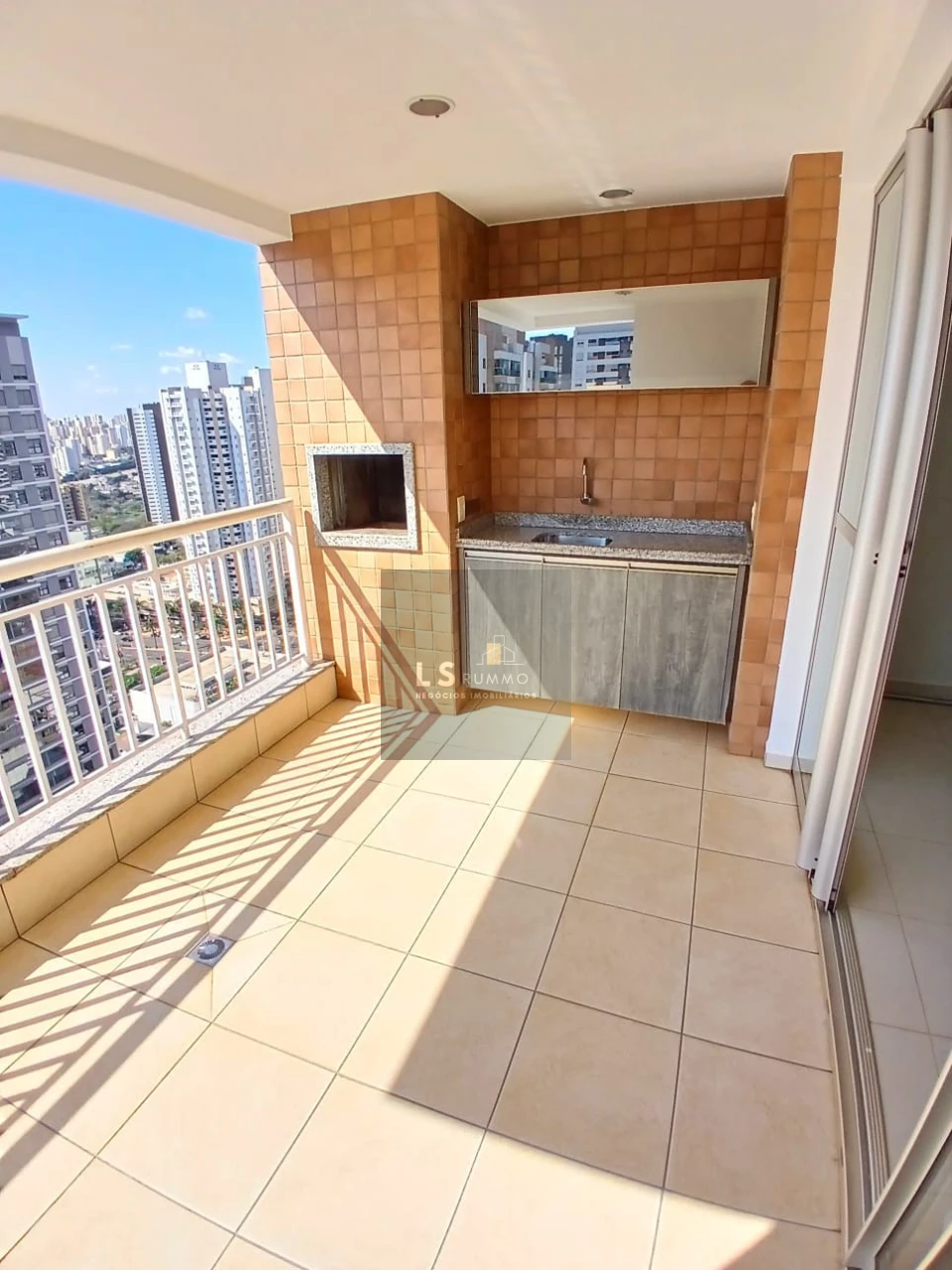 APARTAMENTO PARA LOCAÇÃO - EDIFÍCIO ANITA MALFATTI