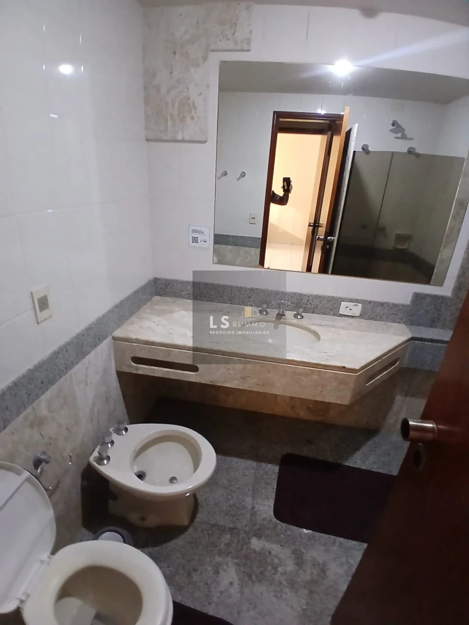 FLAT A VENDA - SLAVIERO ESSENTIAL LONDRINA FLAT HOTEL