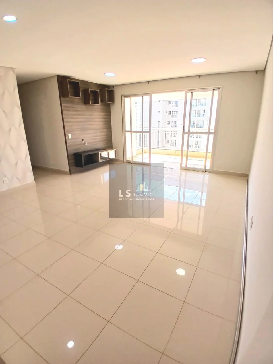 APARTAMENTO PARA LOCAÇÃO - EDIFÍCIO ANITA MALFATTI