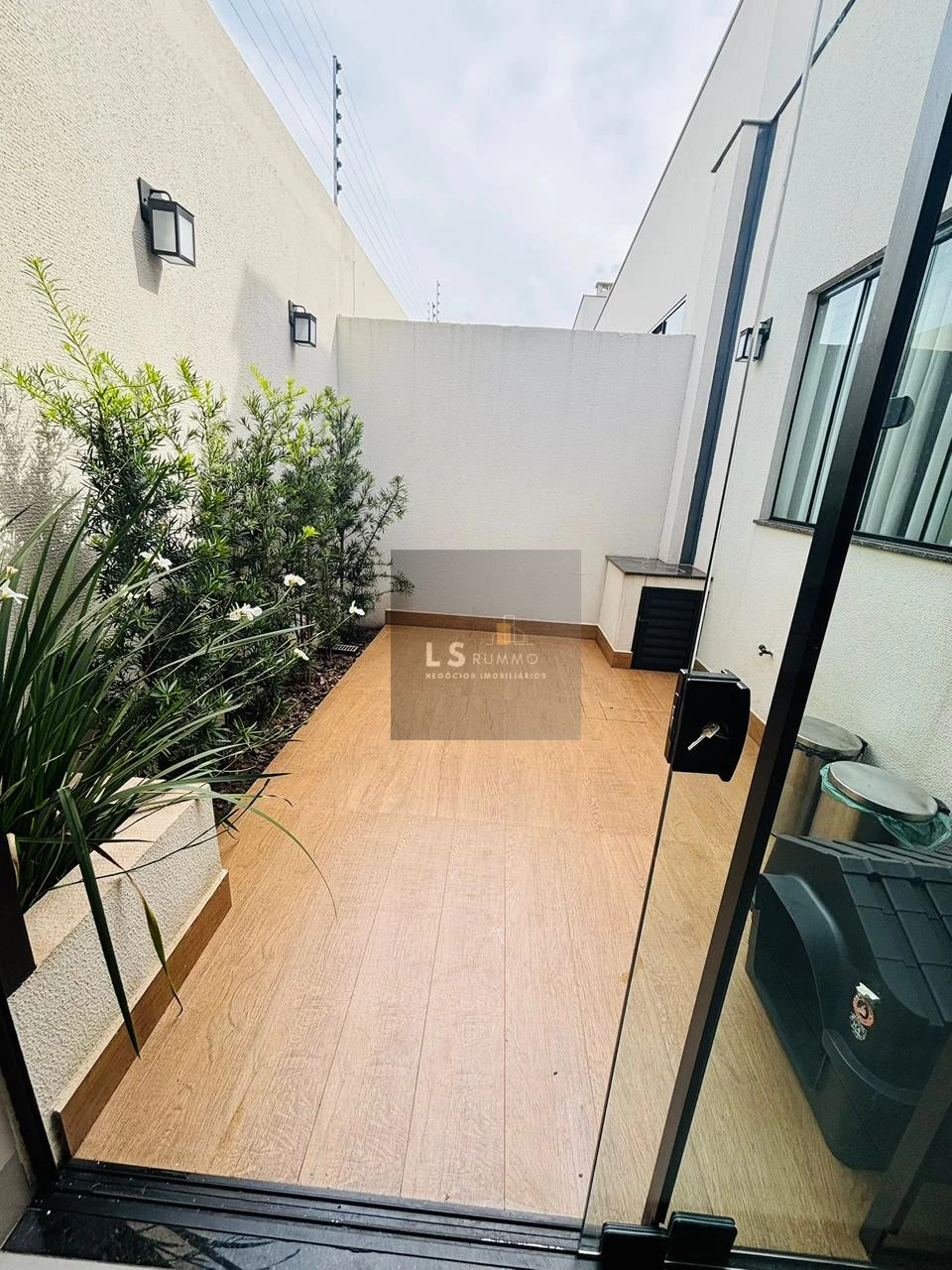 CASA PARA VENDA - CONDOMÍNIO VIA FLORENCE