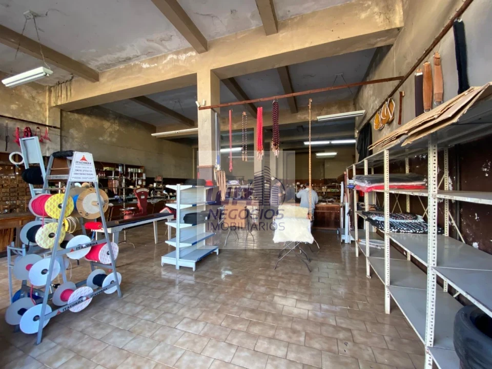 Imagens do imóveis Galpão comercial em ponto privilegiado da Avenida Duque de Caxias