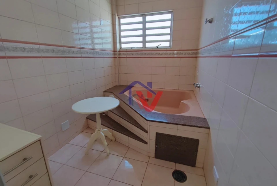 Imagens do imóveis Apartamento para alugar na Zona 07 em Maringá