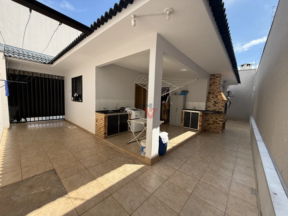 Imagens do imóveis Casa À Venda  no Jardim Real em Maringá