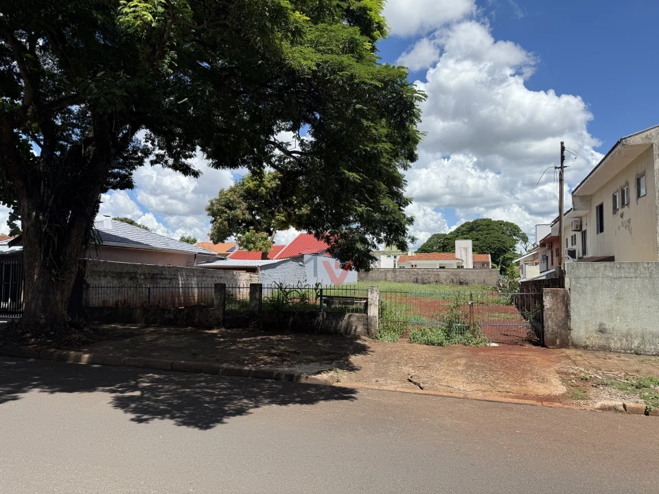 Imagens do imóveis Terreno À Venda Zona 05 Maringá