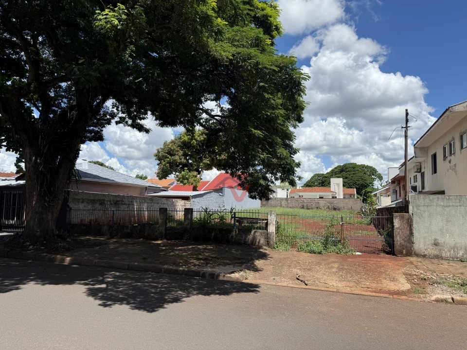 Imagens do imóveis Terreno À Venda Zona 05 Maringá