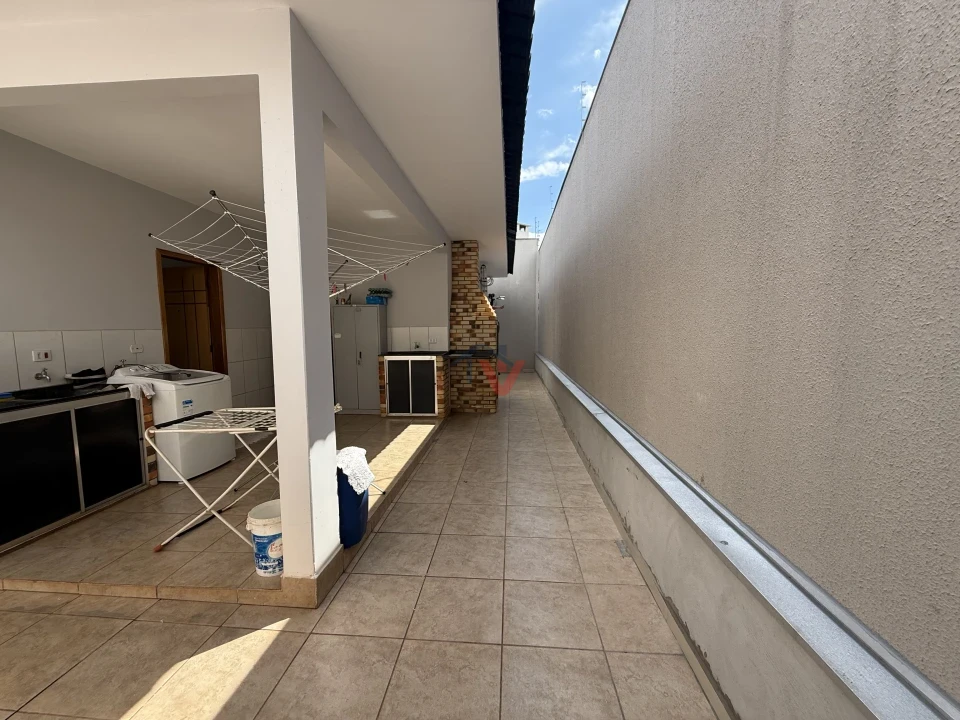 Imagens do imóveis Casa À Venda  no Jardim Real em Maringá