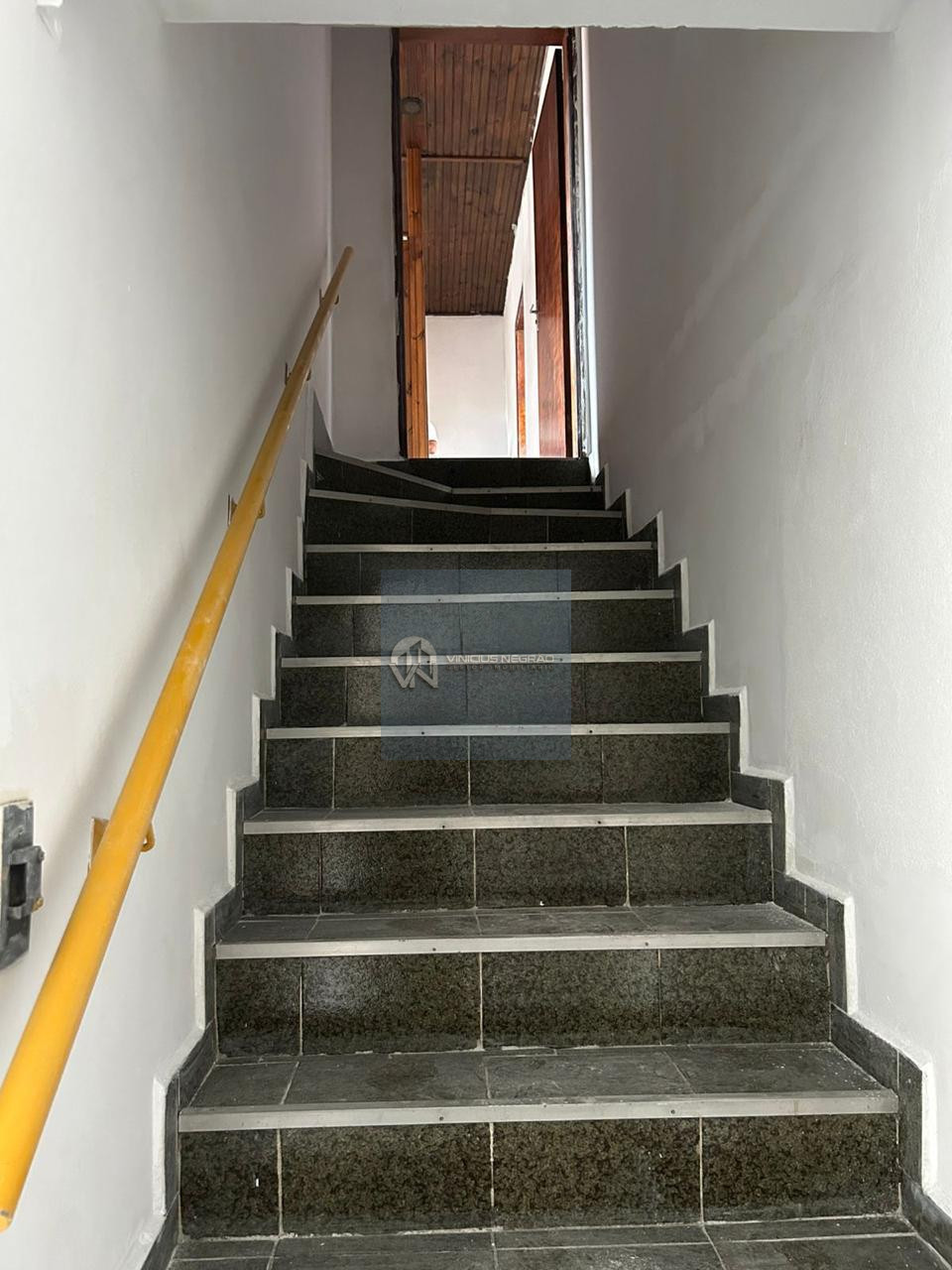 Imagens do imóveis Galpão com 380m², Vila Antonieta, energia trifásica