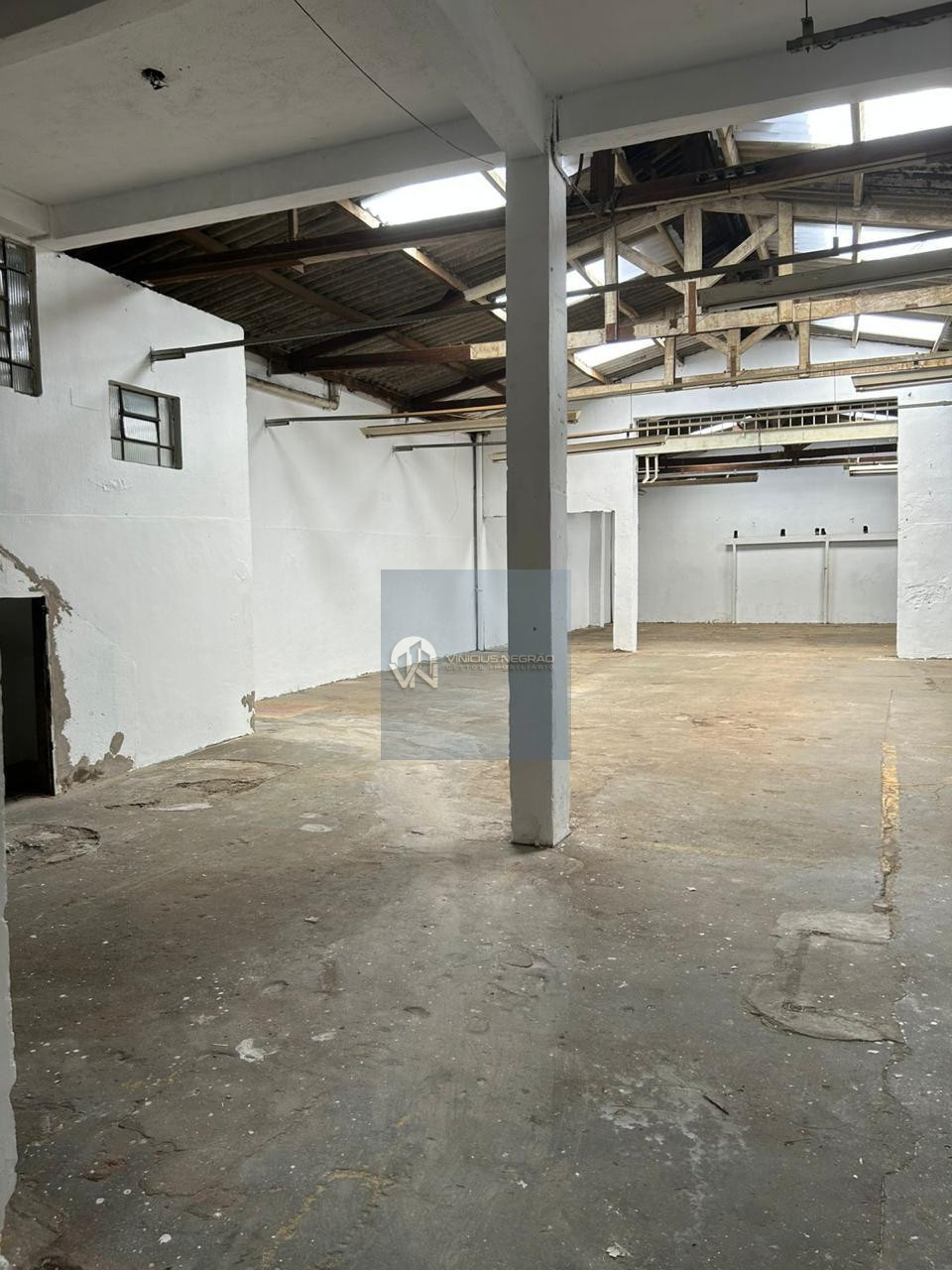 Imagens do imóveis Galpão com 380m², Vila Antonieta, energia trifásica