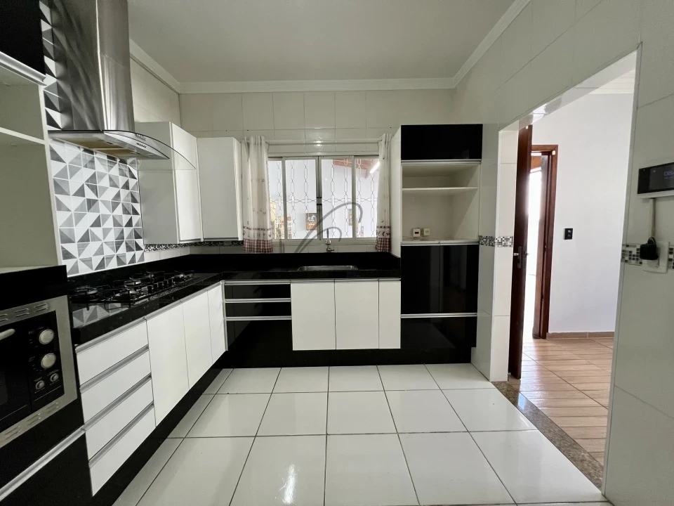 Imagens do imóveis Casa térrea com suíte e área gourmet na Vila Bertini em Americana