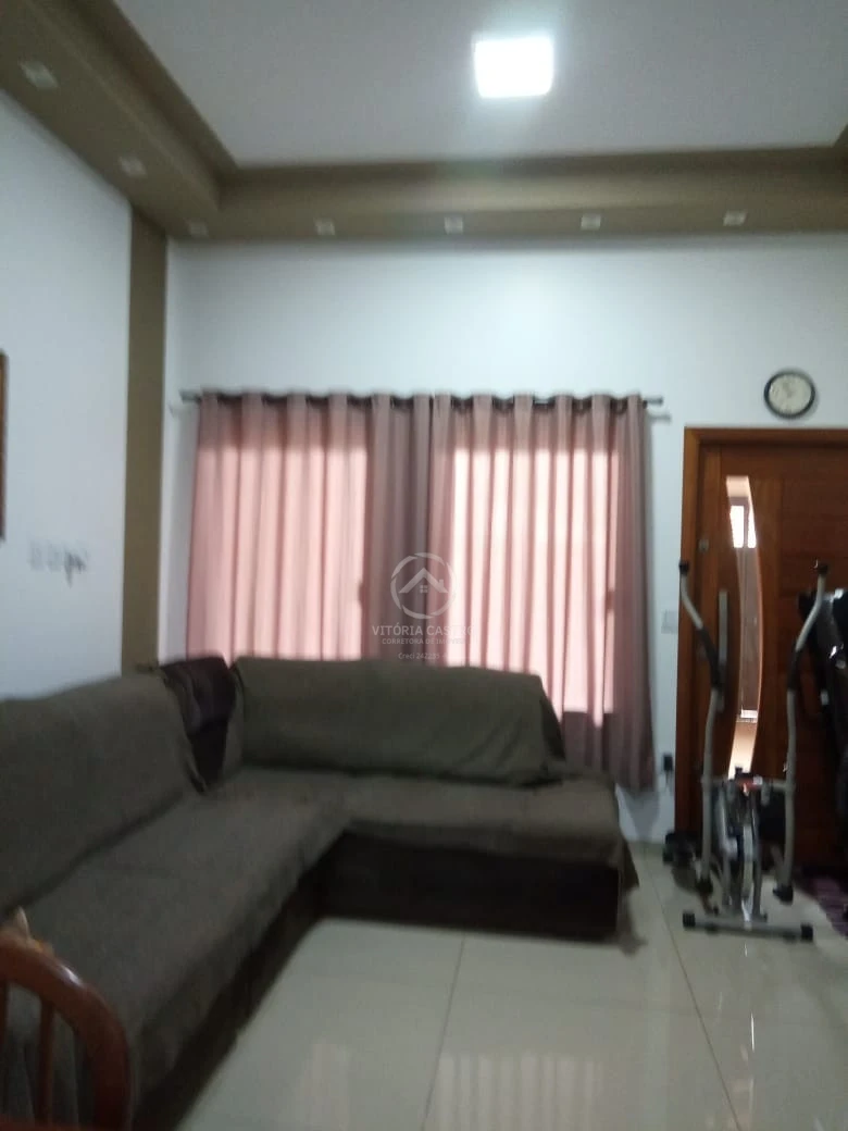 CASA NO JARDIM FERNANDA