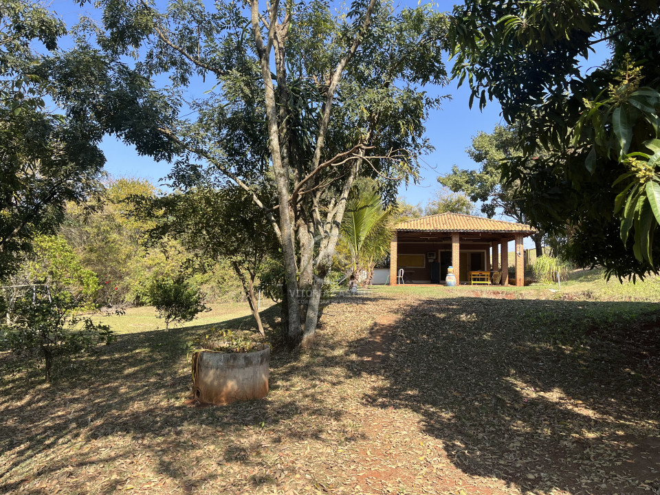RANCHO NA BEIRA DO RIO PARDO
