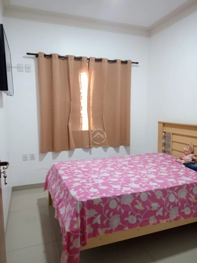 CASA NO JARDIM FERNANDA