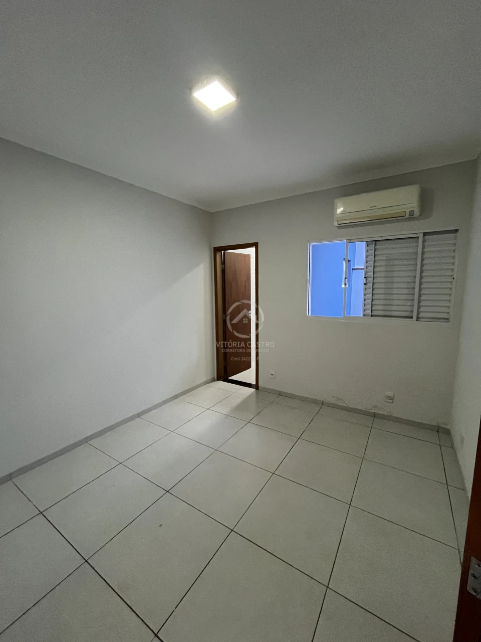 CASA NO RESIDENCIAL VIVIANE