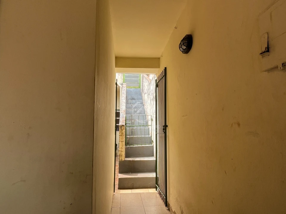 Imagens do imóveis CASA NA ESQUINA DA ESCOLA ARNALDO