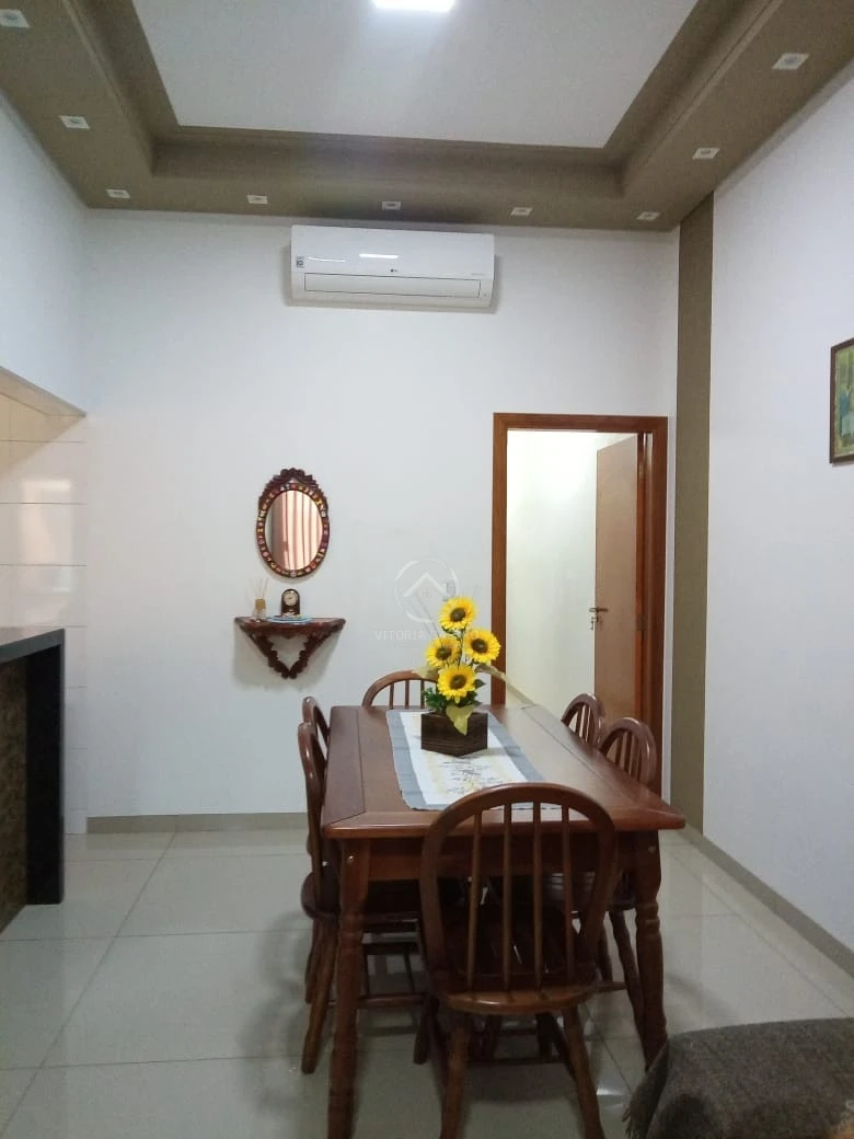 CASA NO JARDIM FERNANDA